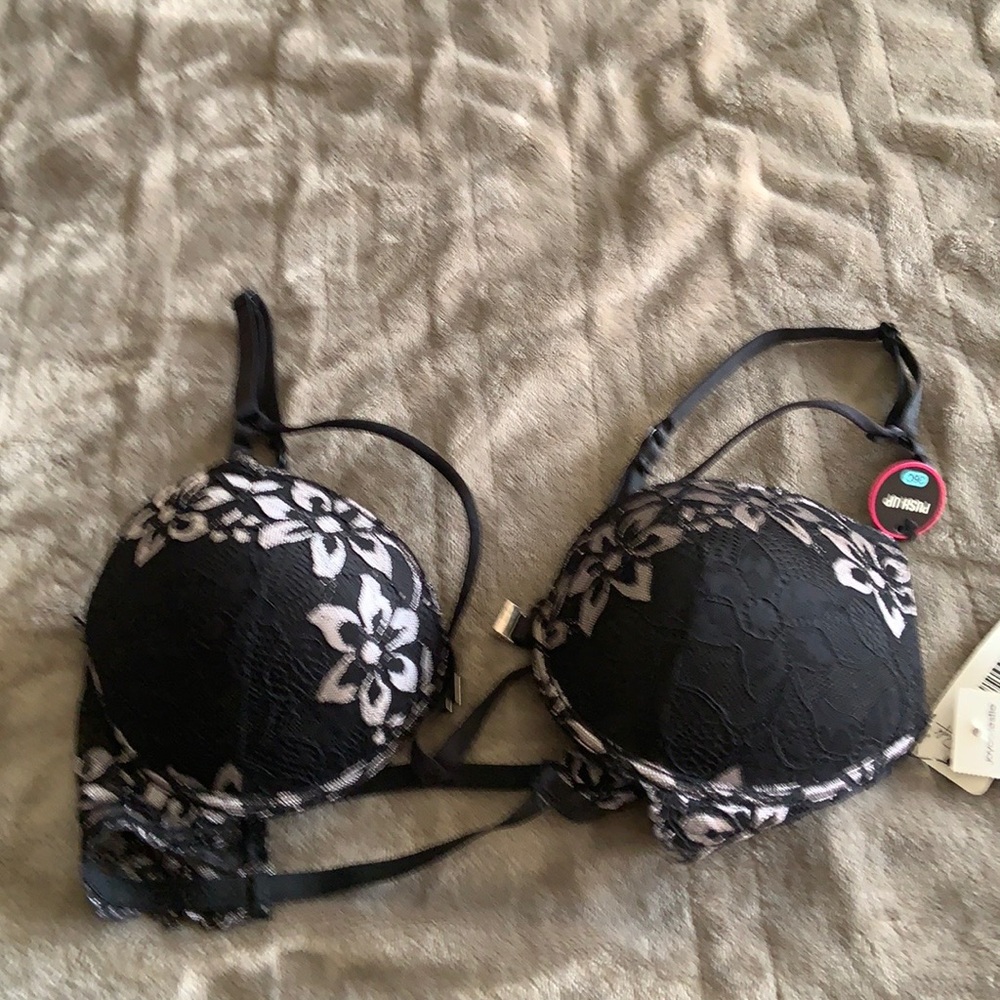 Rene’ Rife’ lingerie; black w lace; push up bra; Size 36c